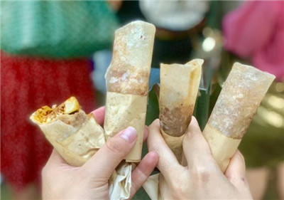 風(fēng)靡西安的網(wǎng)紅小吃煎餅卷面筋，小本創(chuàng)業(yè)首選